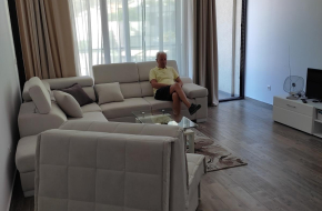 Luksuzni apartman u Sutomoru – Hotel Guinniss, 61 m², terasa, pogled na more