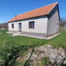 PRODAJEM DVOSOBNU KUĆU U RUBEŽIMA