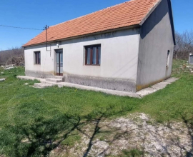 PRODAJEM DVOSOBNU KUĆU U RUBEŽIMA