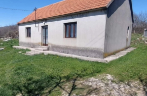 PRODAJEM DVOSOBNU KUĆU U RUBEŽIMA